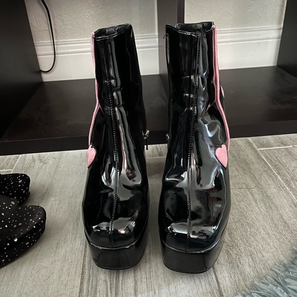 Dolls kill - Picture 2 of 2